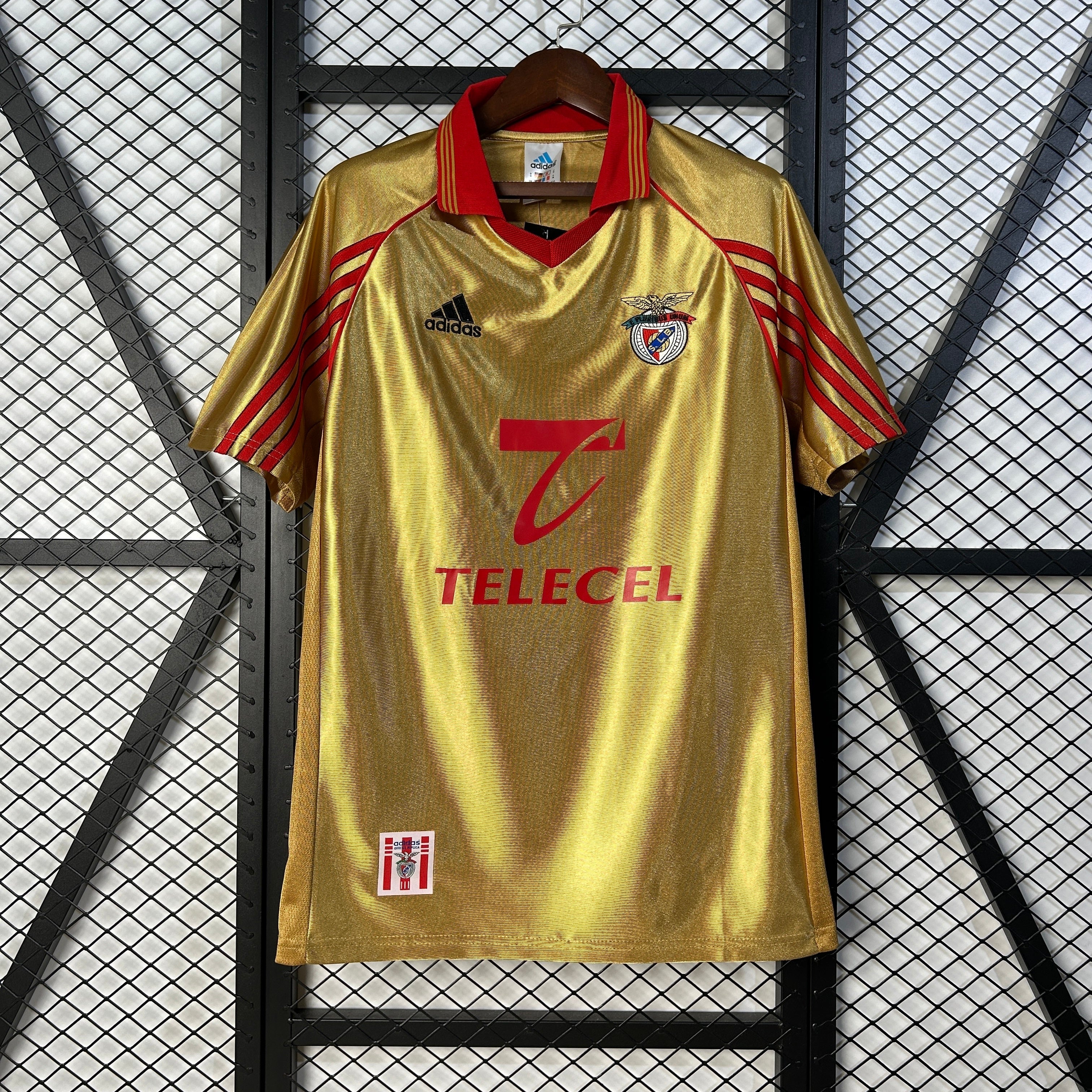 Camiseta Retro 98/99 Benfica dorada