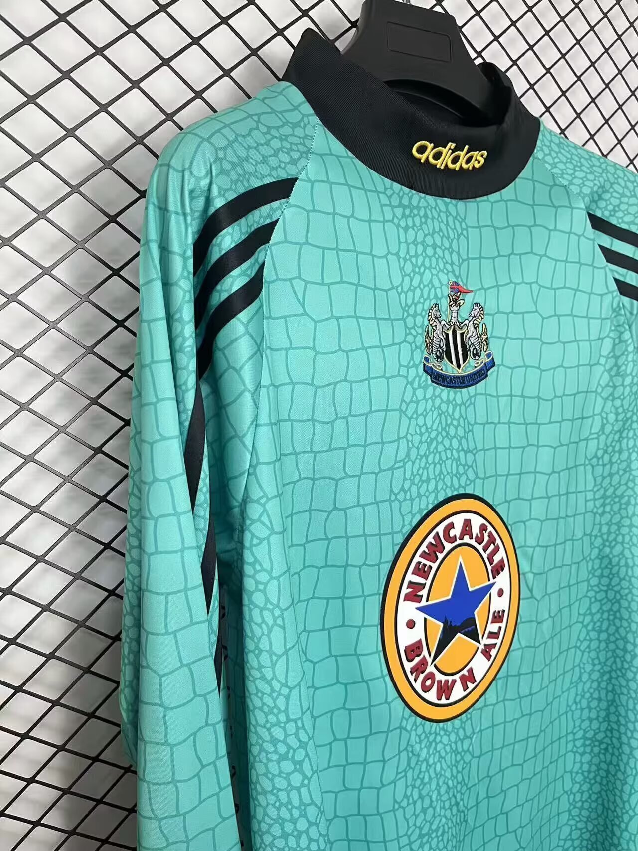 Newcastle 97-98 green GK
