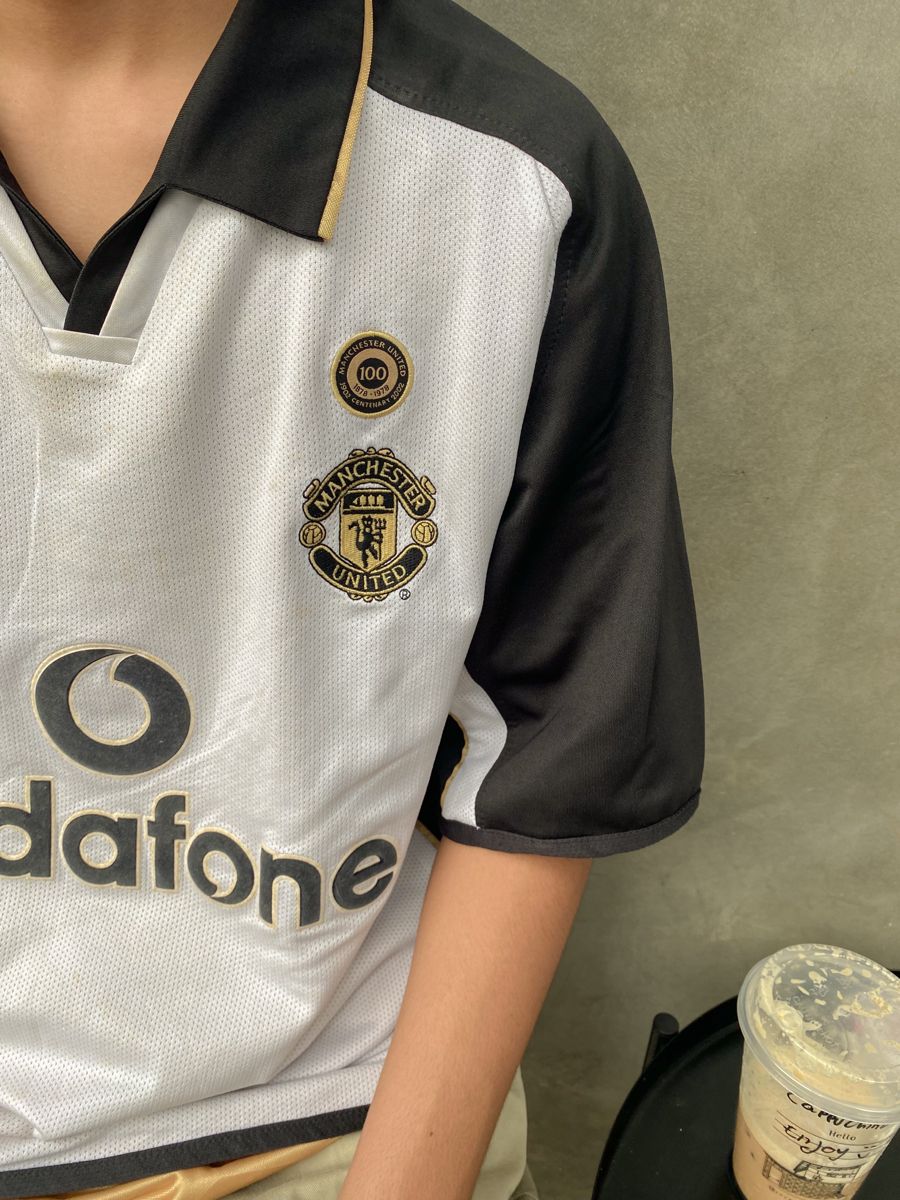 Manchester United 2001/02 – Centenary Anniversary Jersey (Reversible) | Retro Edition