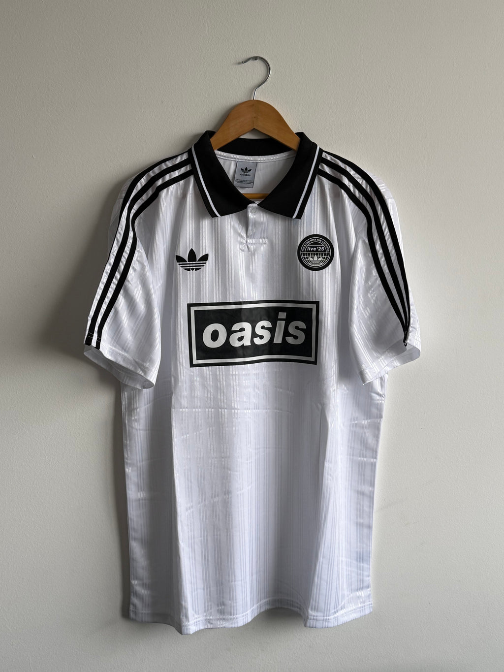 Camiseta Adidas x Oasis