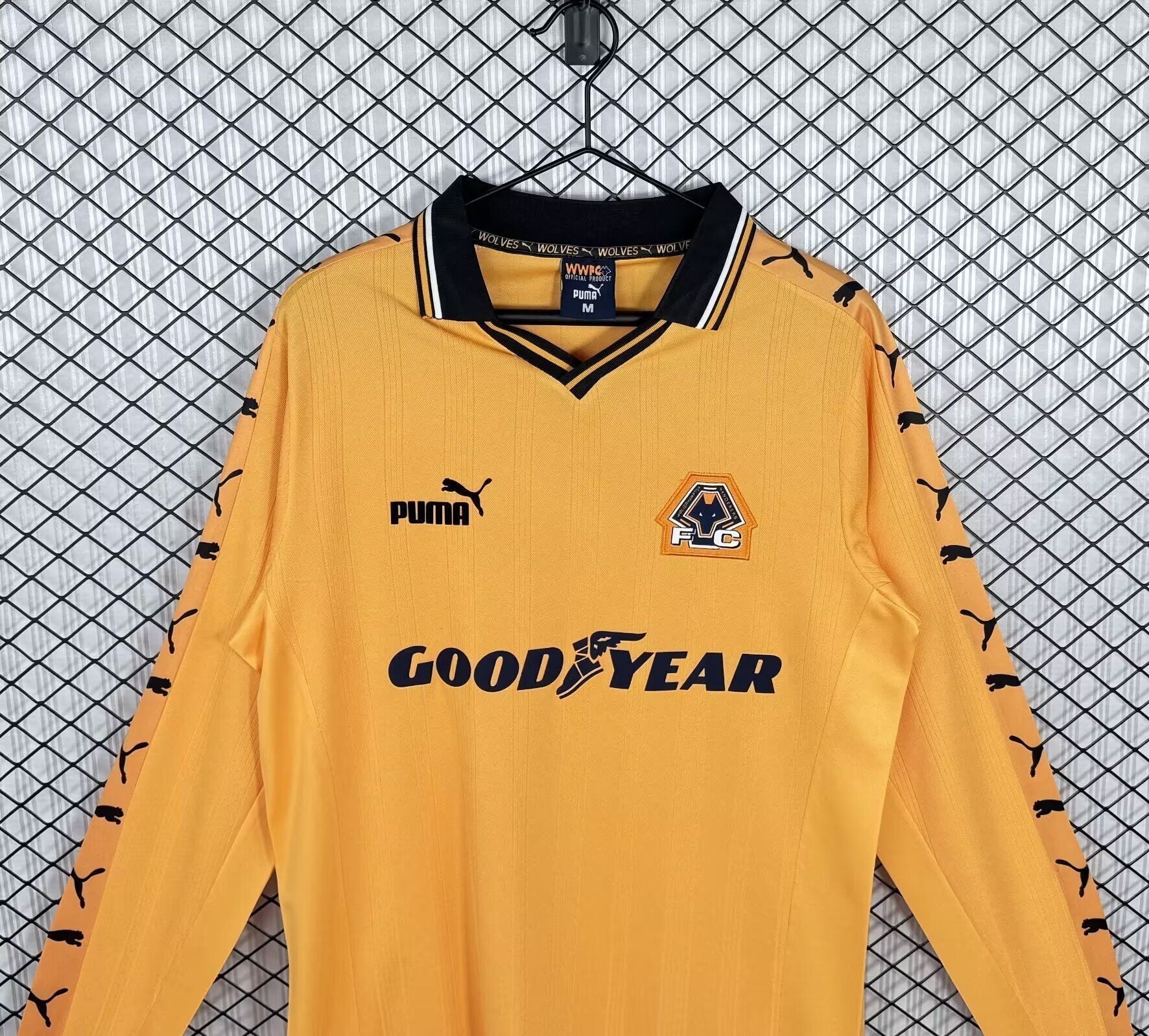 WOLVES 98-99